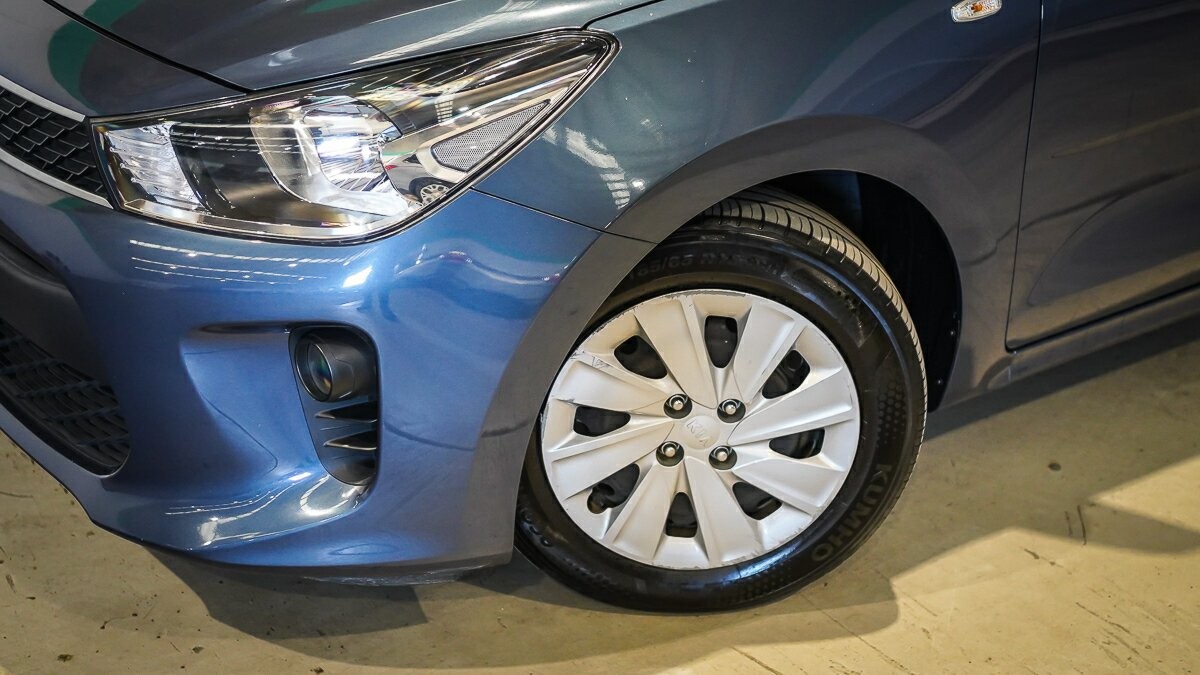 Kia Rio image 3
