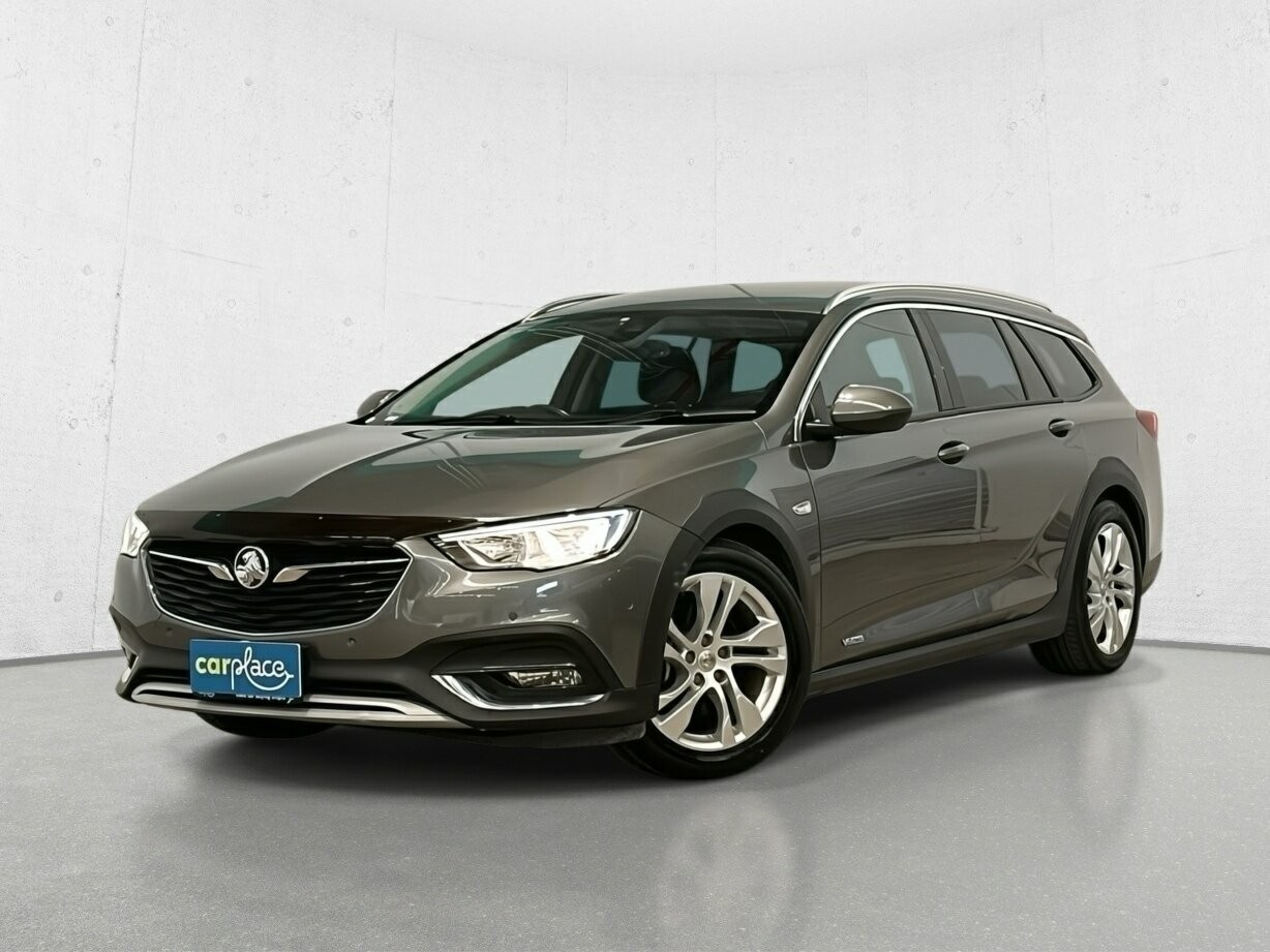 Holden Calais image 1