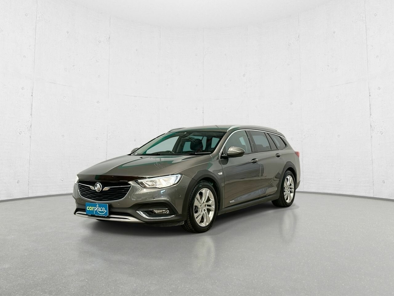 Holden Calais image 4
