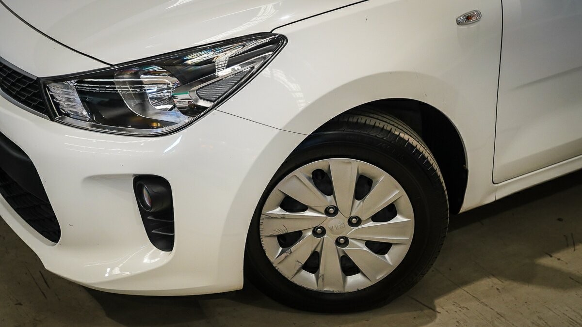 Kia Rio image 3