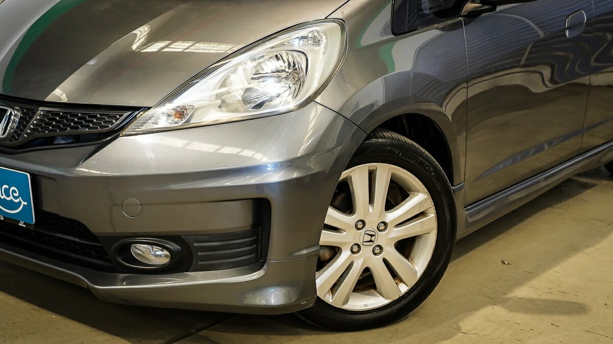 Honda Jazz image 3