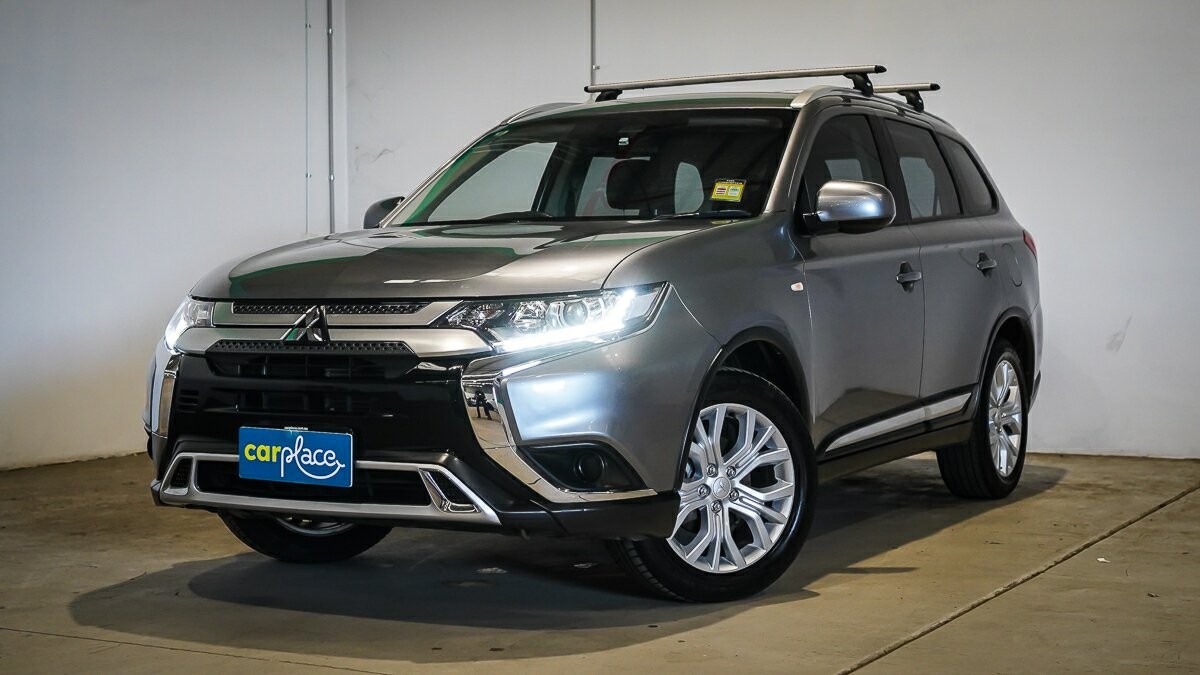 Mitsubishi Outlander image 2