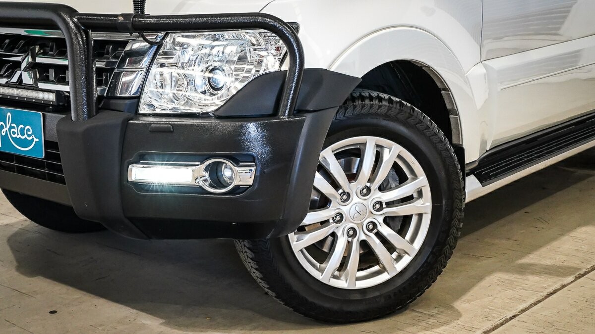 Mitsubishi Pajero image 3