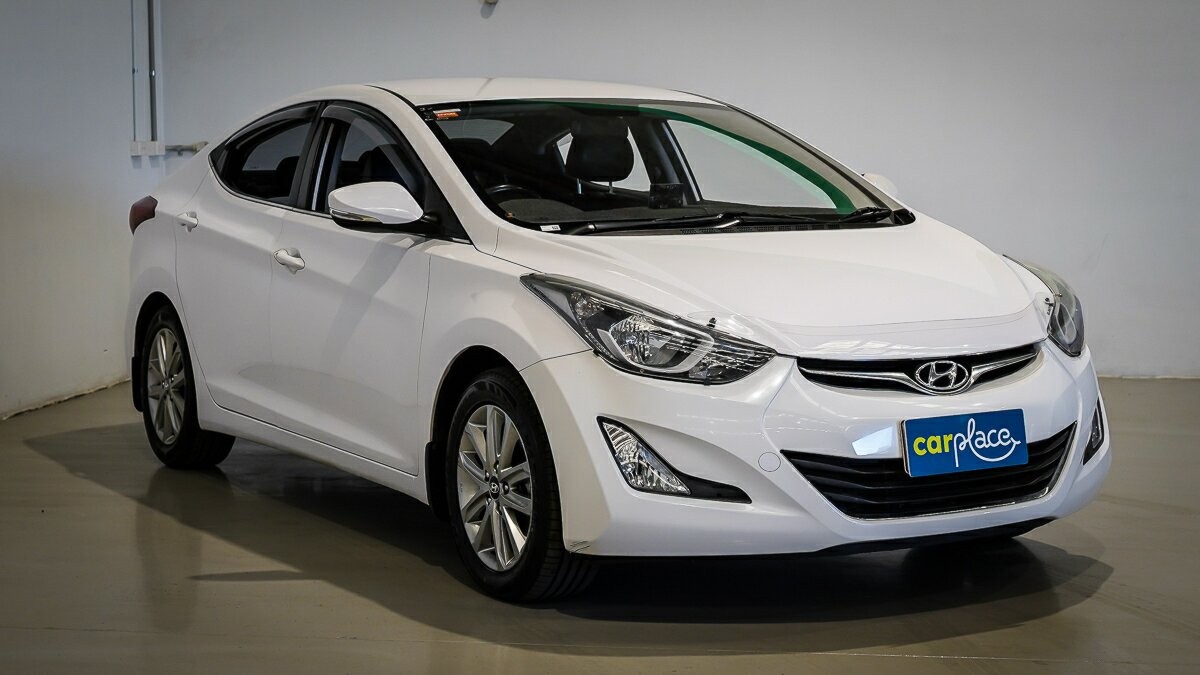 Hyundai Elantra image 3