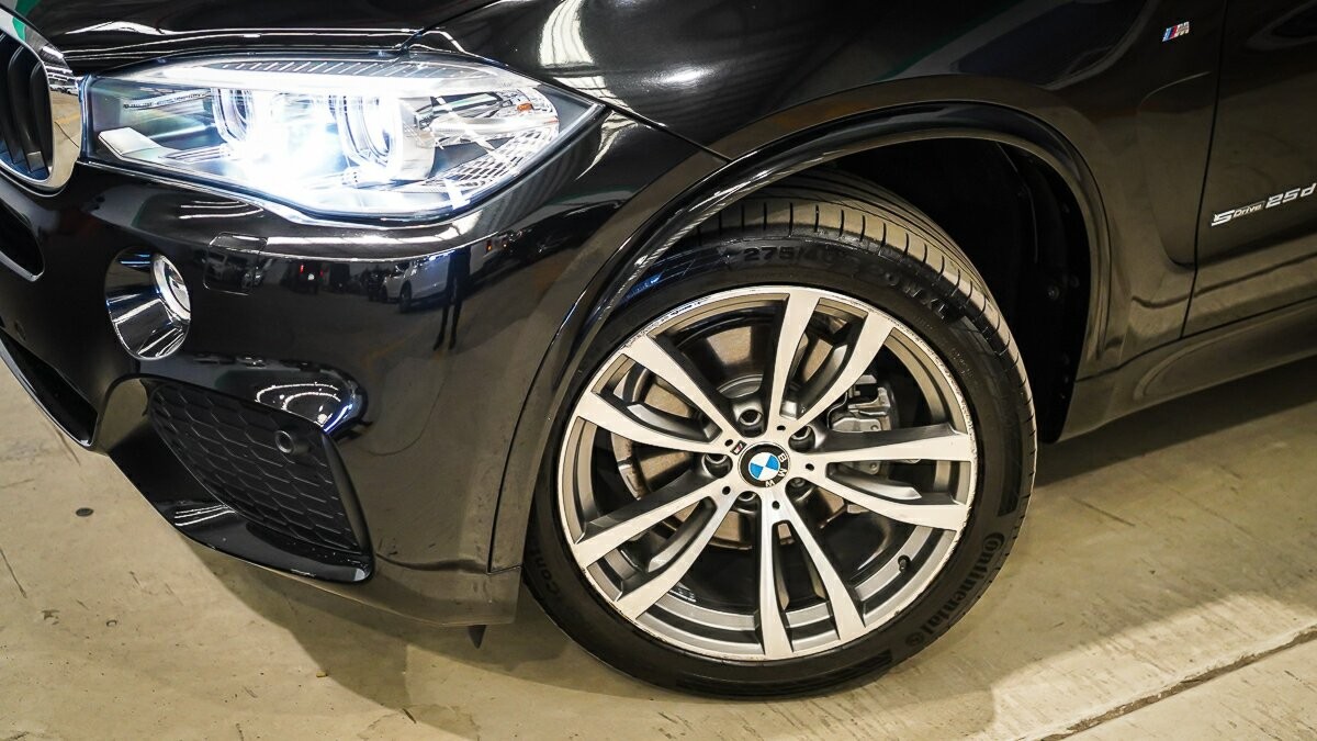 BMW X5 image 2