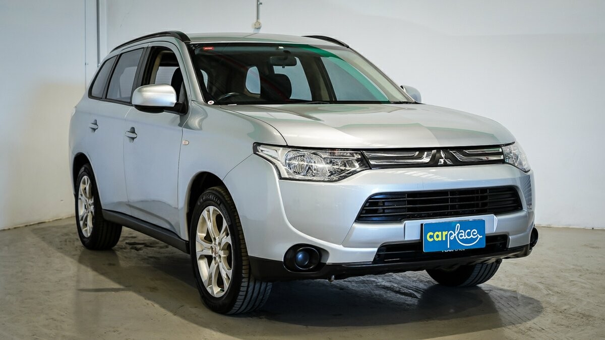 Mitsubishi Outlander image 3