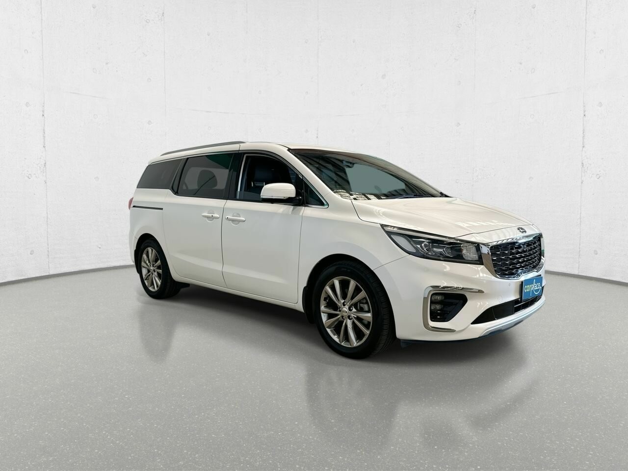 Kia Carnival image 2