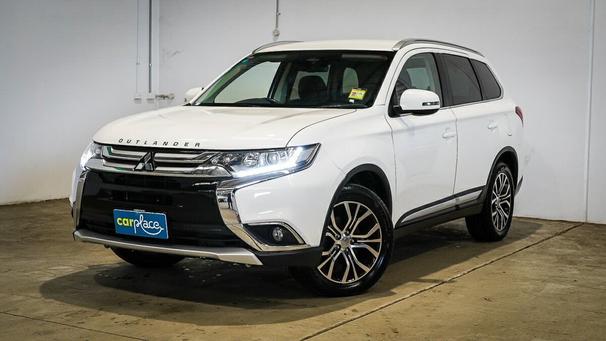 Mitsubishi Outlander image 1