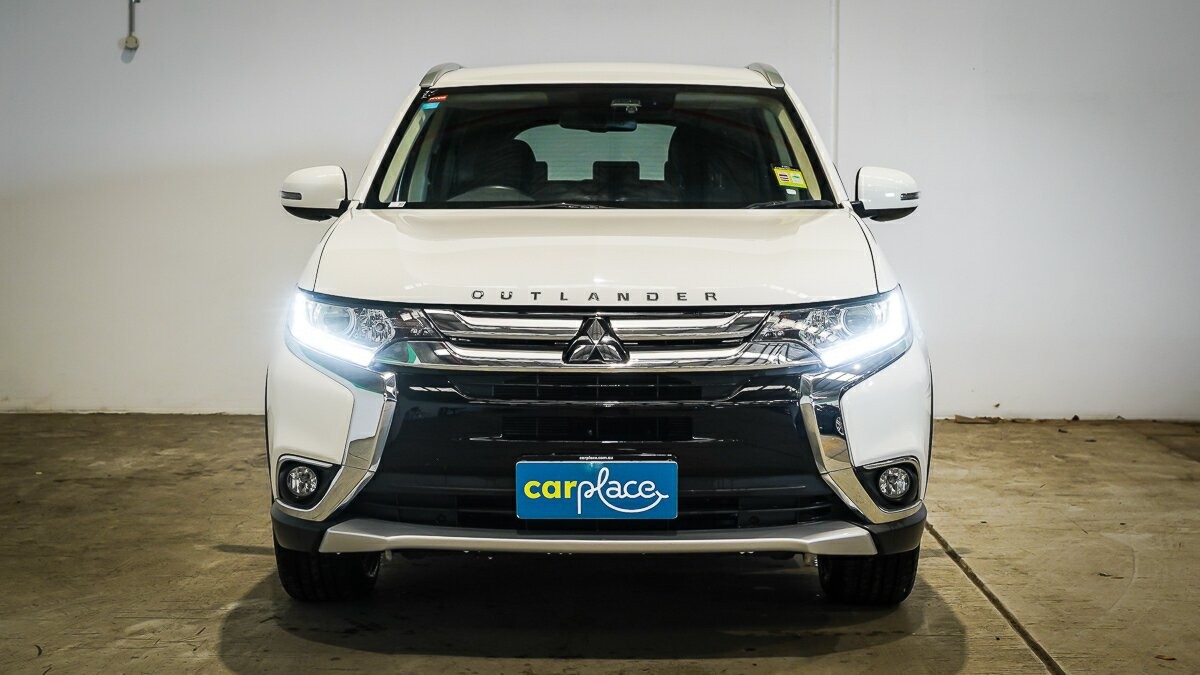 Mitsubishi Outlander image 3