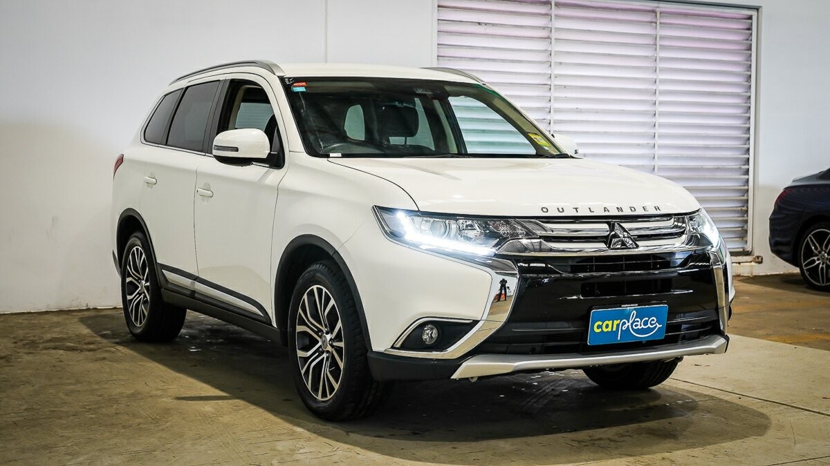Mitsubishi Outlander image 4