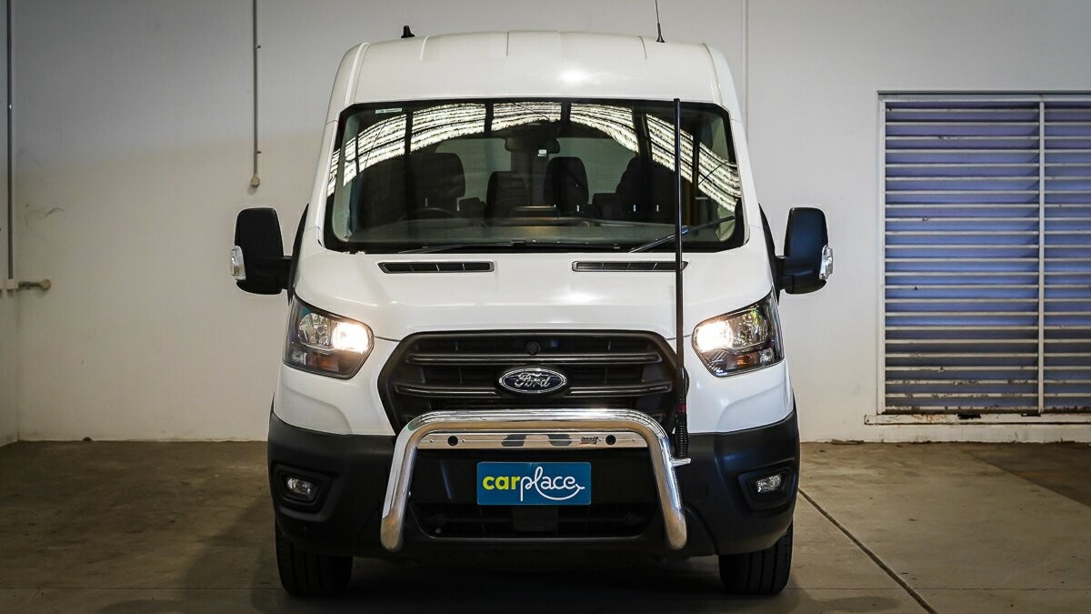 Ford Transit image 4