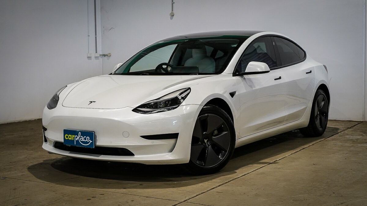 Tesla Model 3 image 2