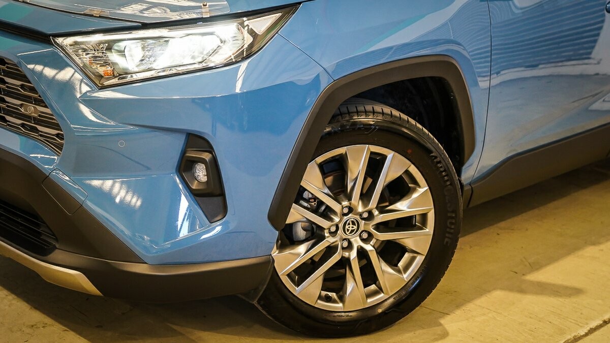Toyota Rav4 image 3