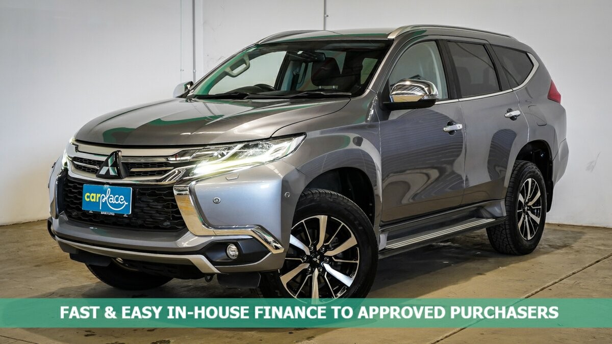 Mitsubishi Pajero Sport image 1