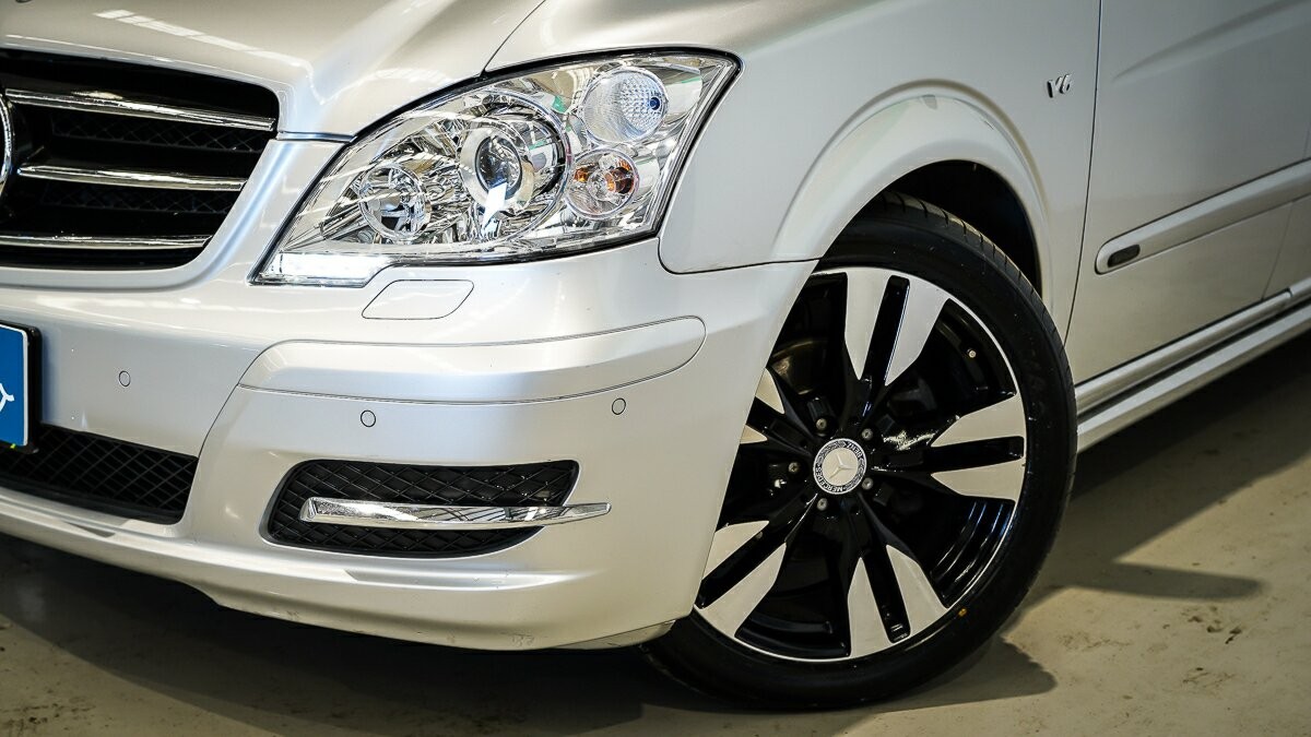 Mercedes Benz Viano image 3