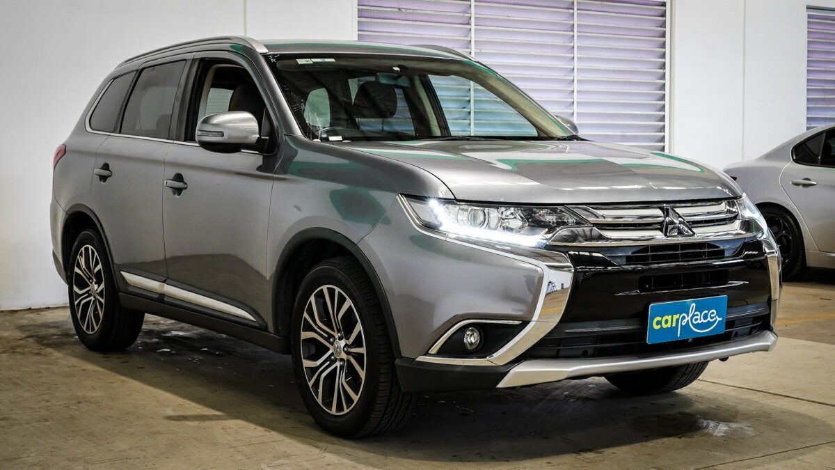 Mitsubishi Outlander image 4