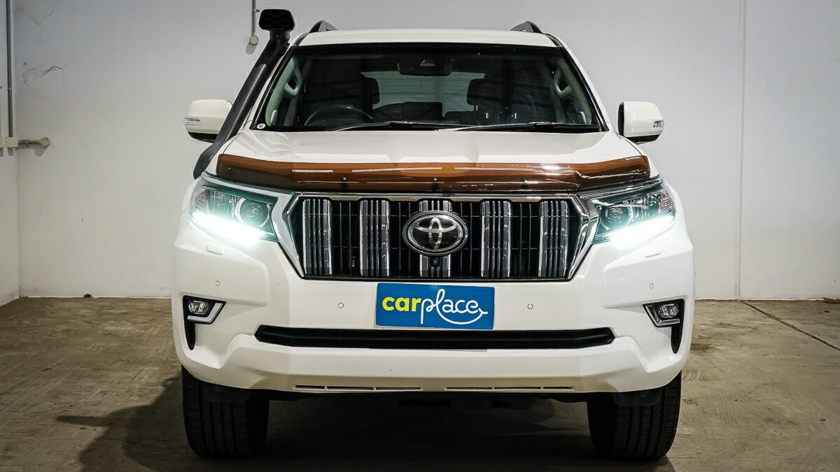 Toyota Landcruiser Prado image 4