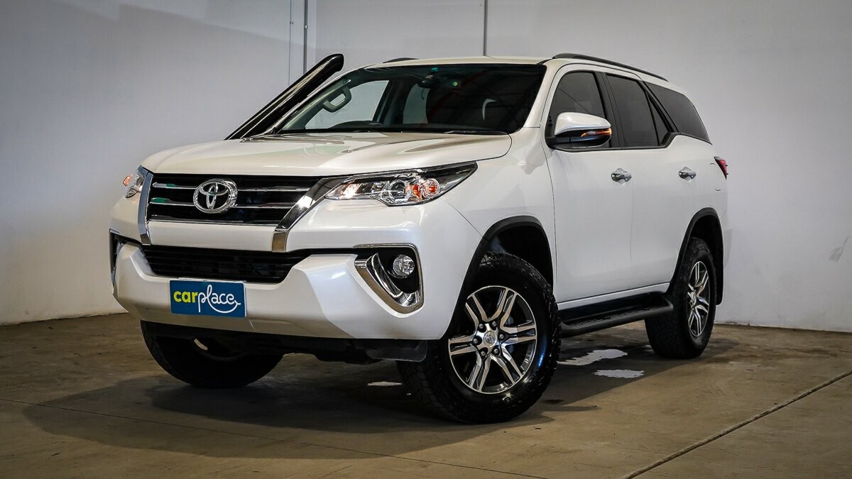 Toyota Fortuner image 2