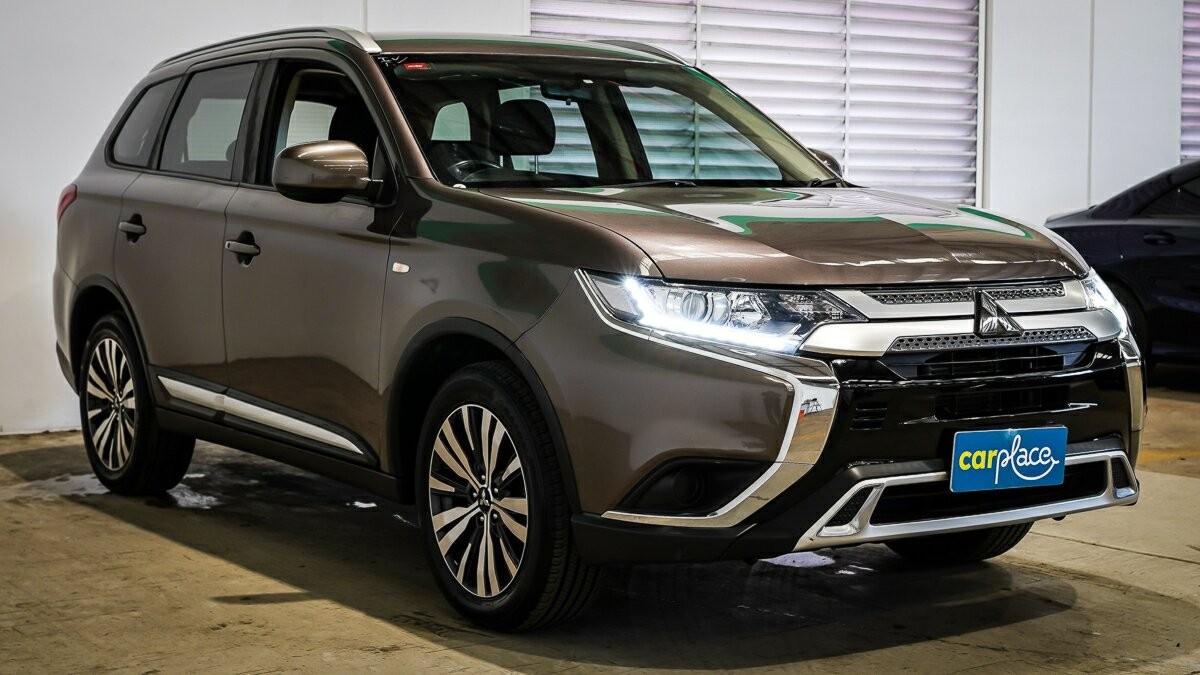 Mitsubishi Outlander image 4