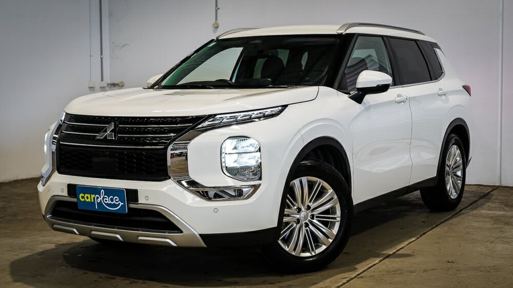 Mitsubishi Outlander image 2