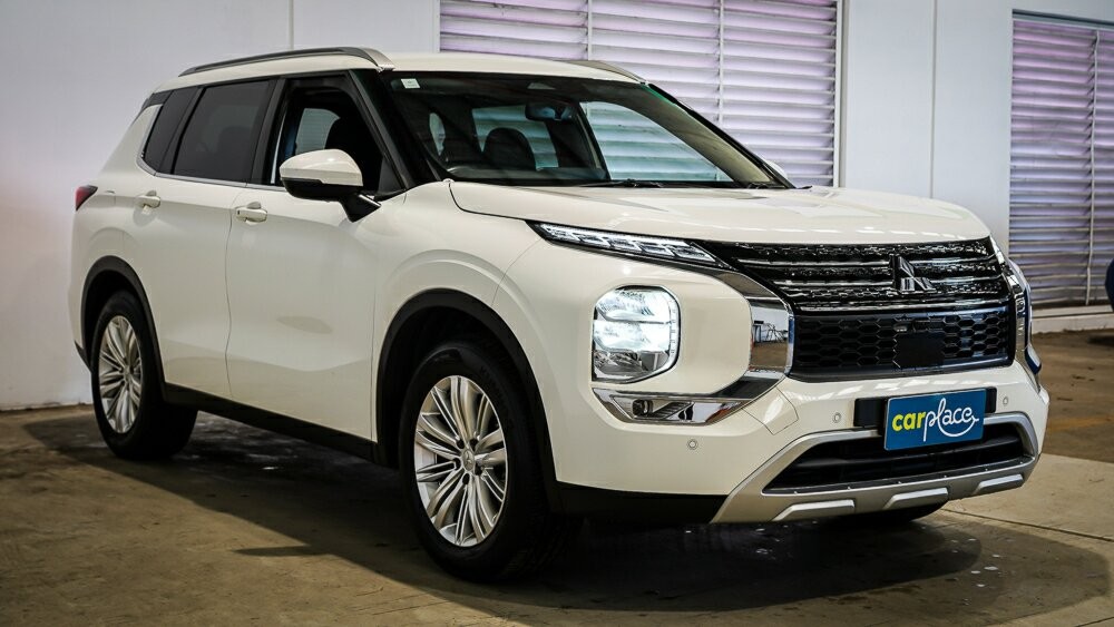 Mitsubishi Outlander image 4