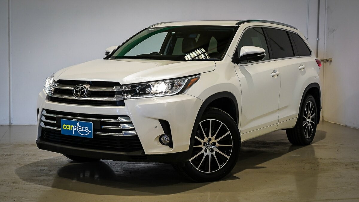 Toyota Kluger image 2