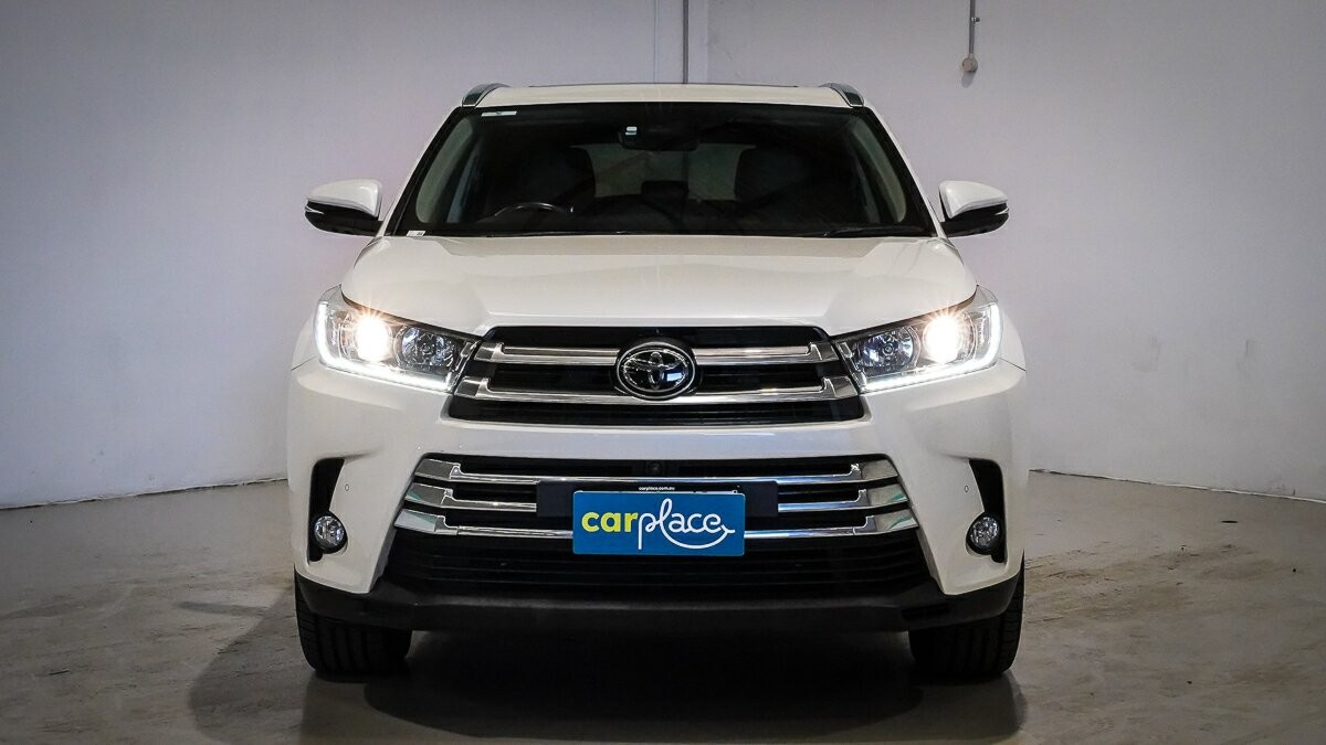 Toyota Kluger image 3
