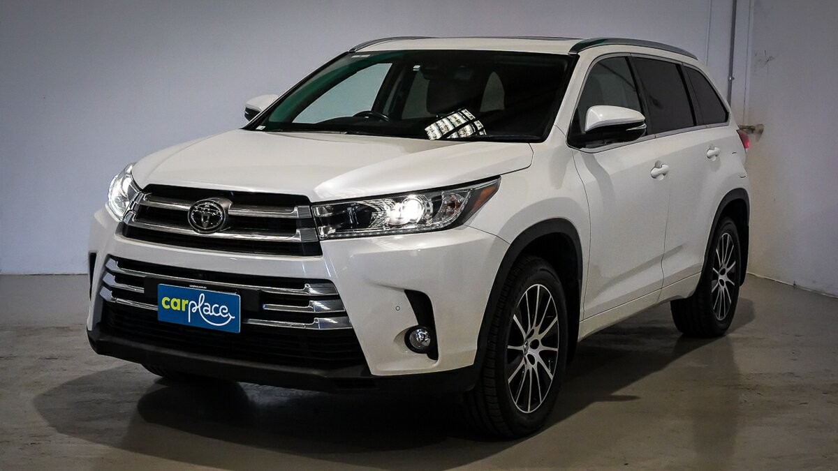 Toyota Kluger image 4