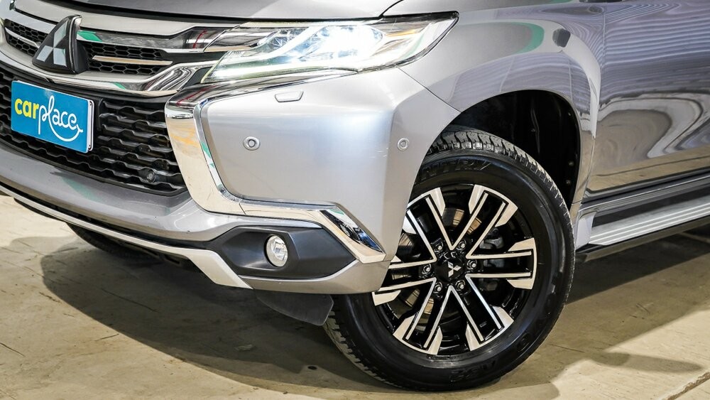 Mitsubishi Pajero Sport image 3