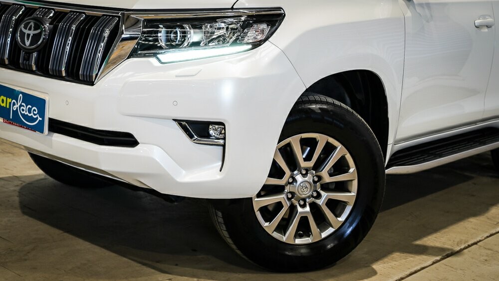 Toyota Landcruiser Prado image 3