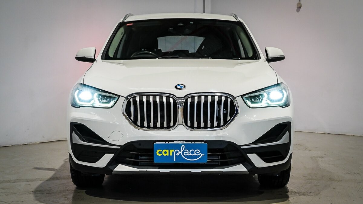BMW X1 image 2