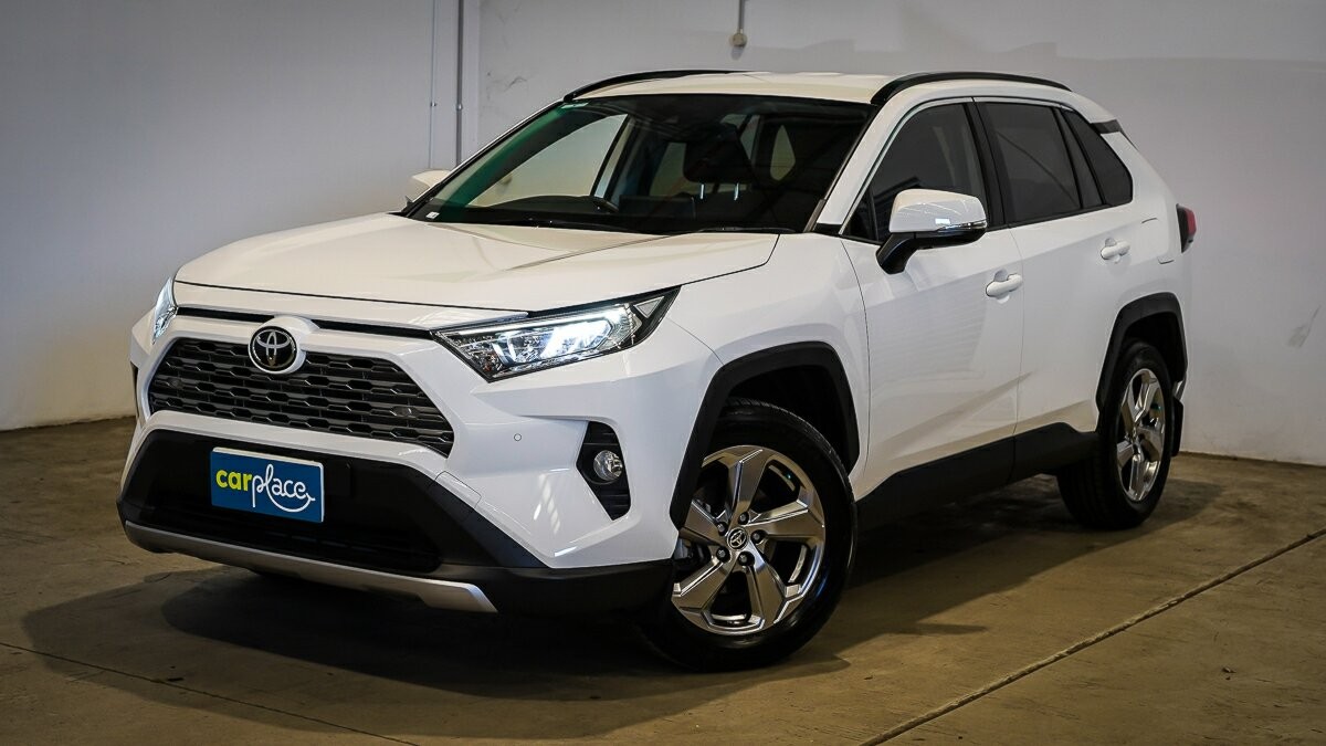 Toyota Rav4 image 2