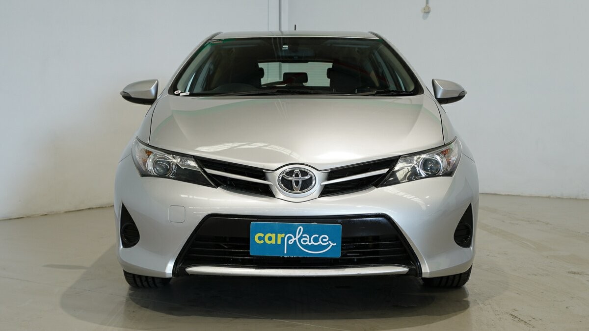 Toyota Corolla image 2
