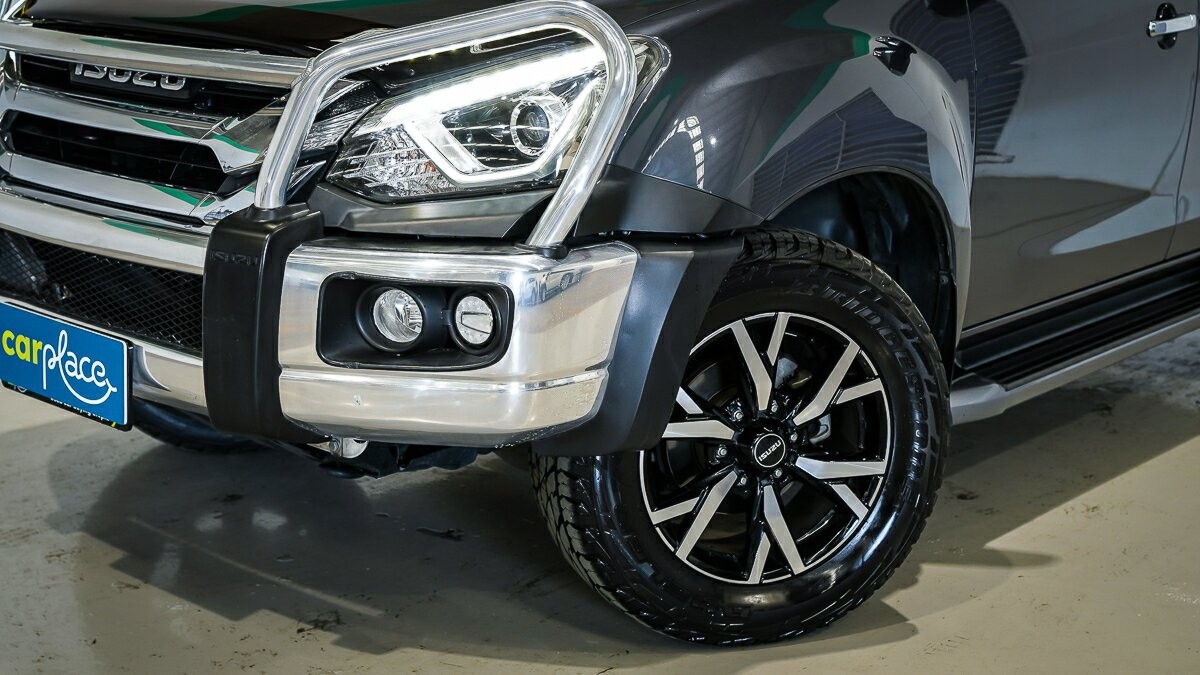 Isuzu Mu-x image 3