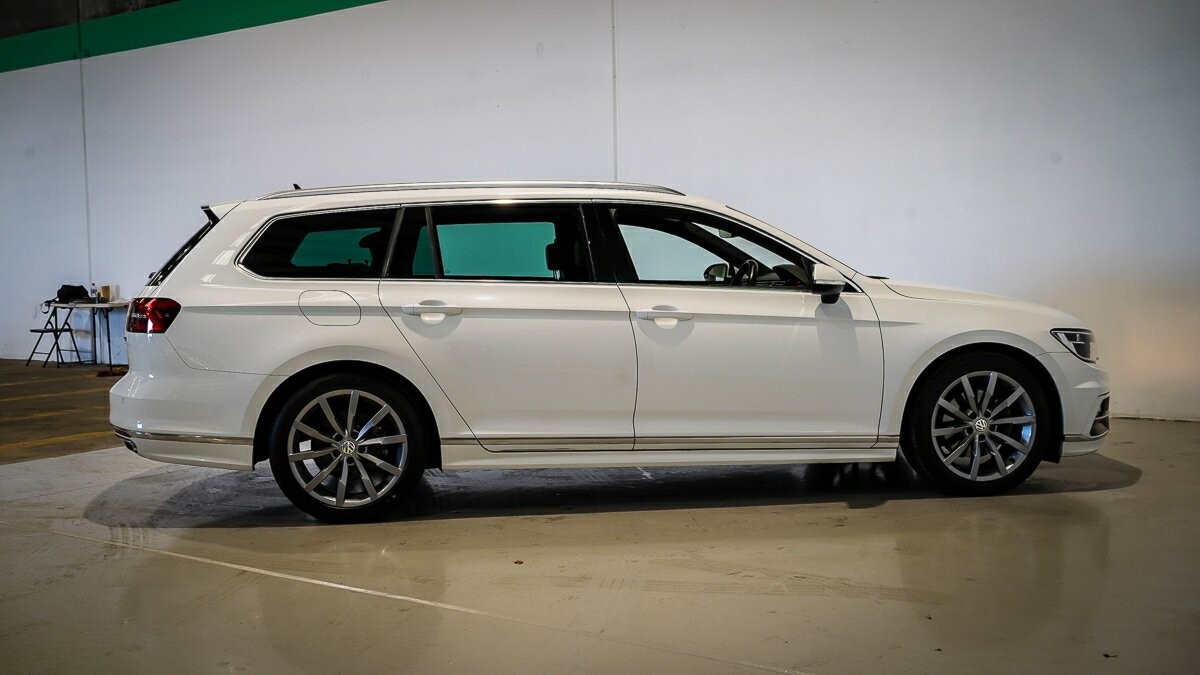 Volkswagen Passat image 3