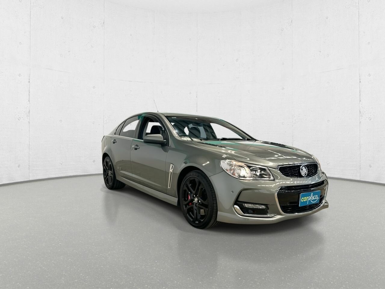 Holden Commodore image 2