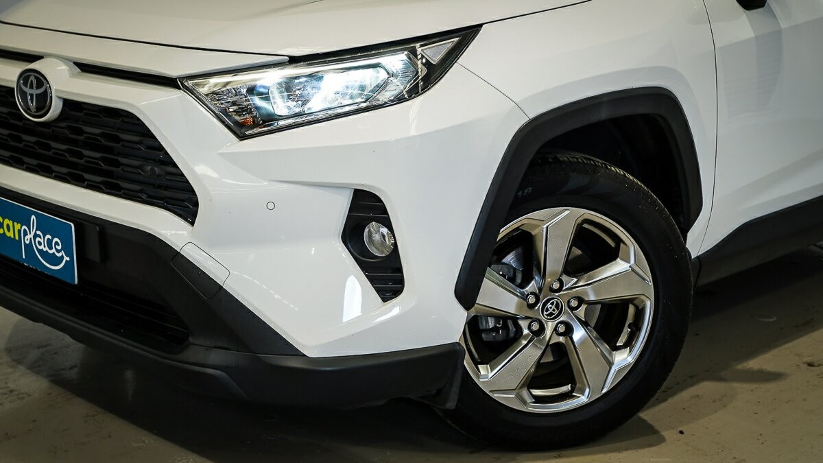 Toyota Rav4 image 3