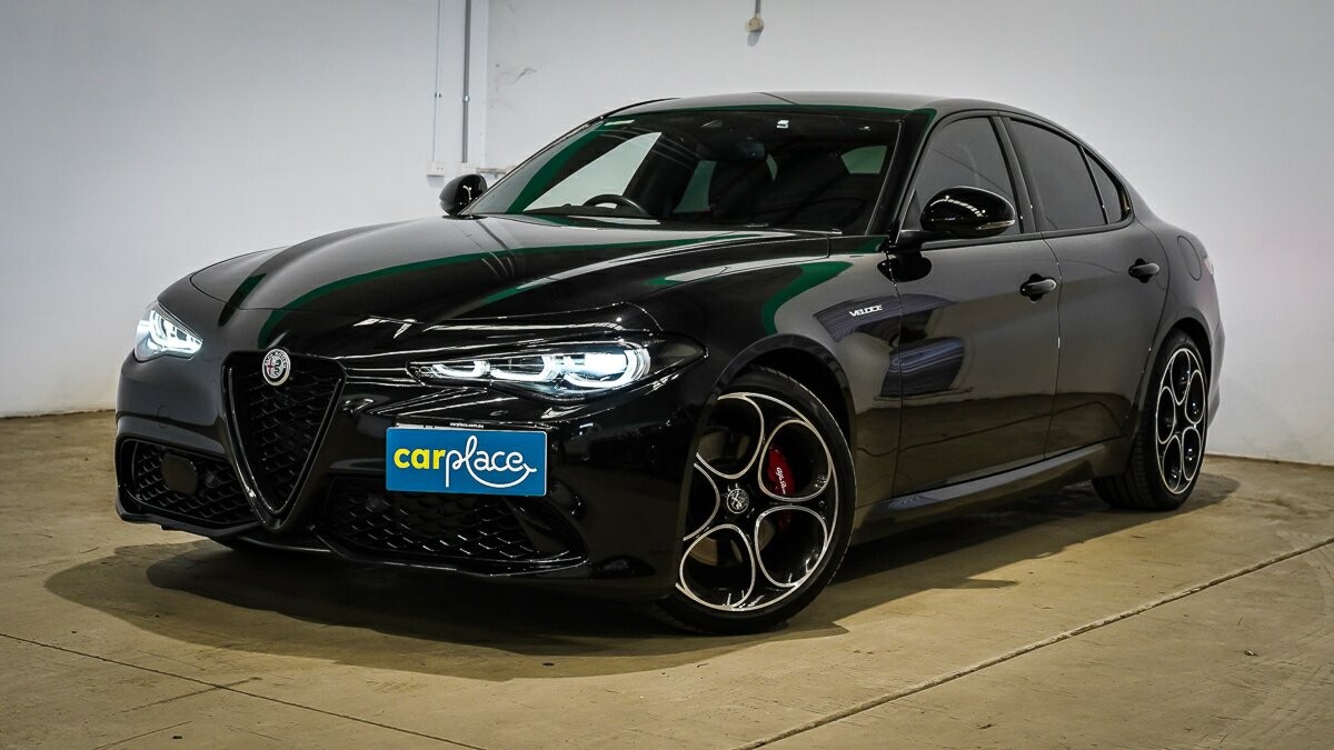Alfa Romeo Giulia image 2