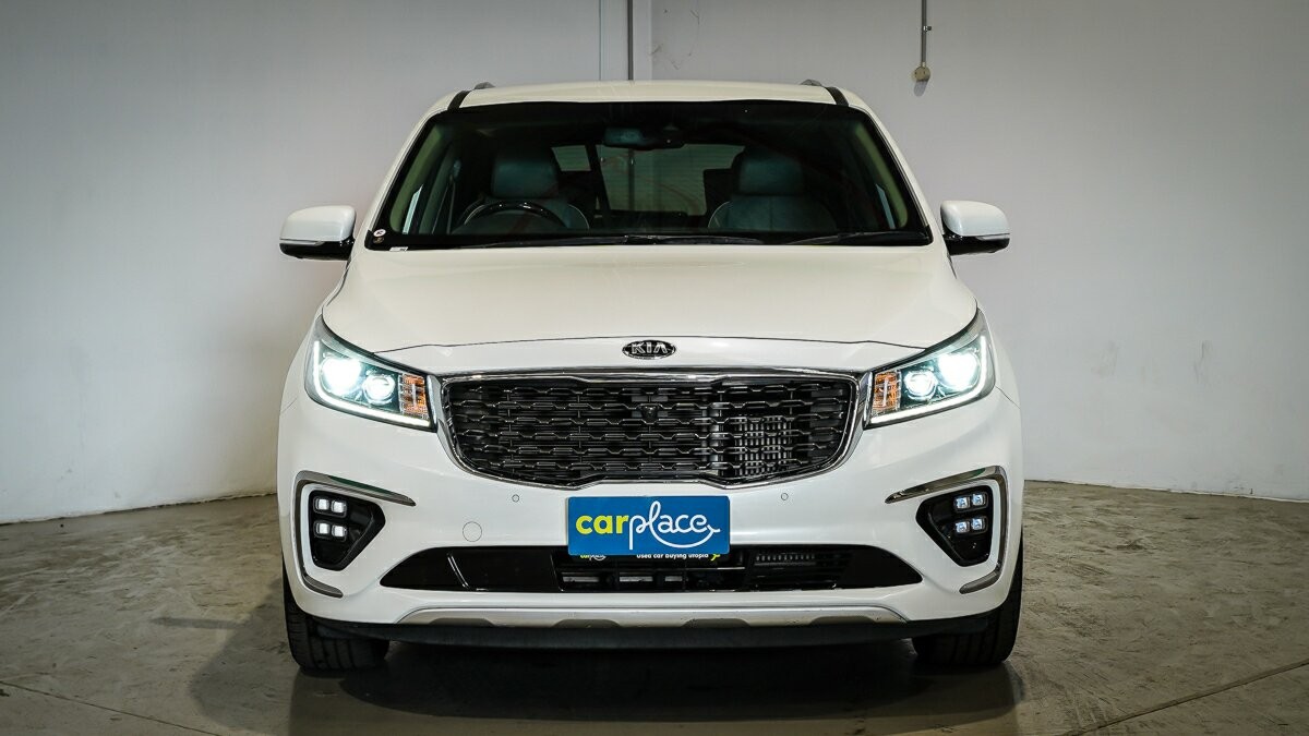 Kia Carnival image 2