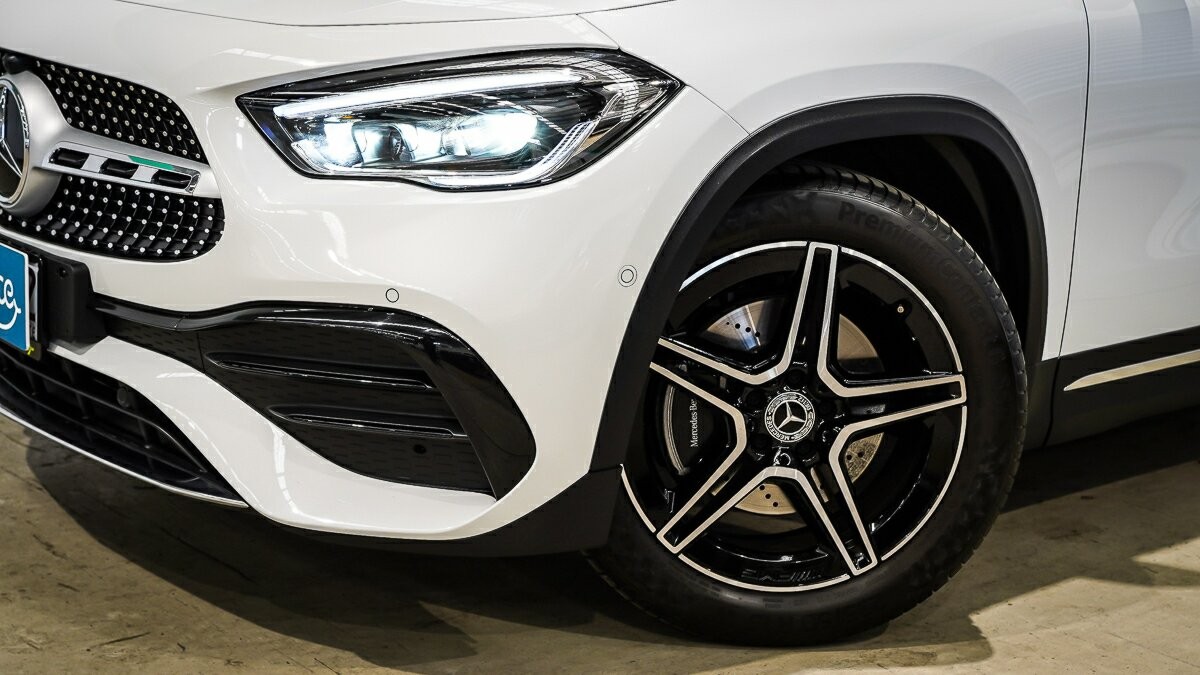 Mercedes Benz Gla-class image 3