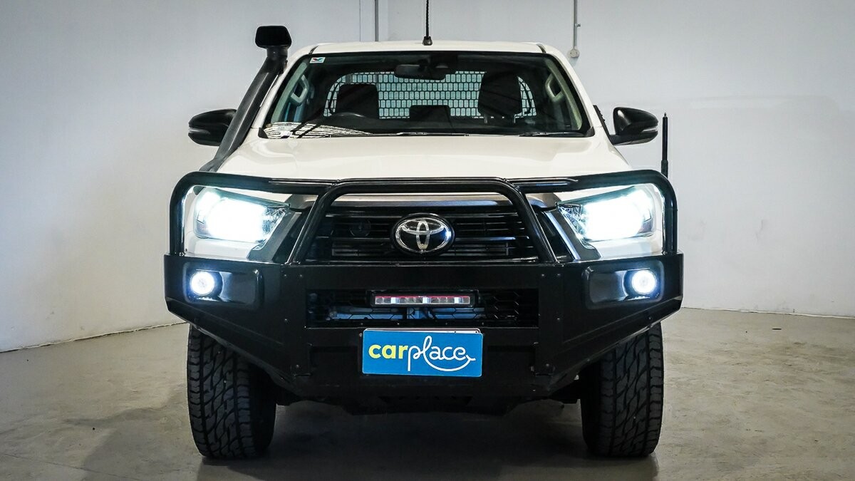 Toyota Hilux image 3