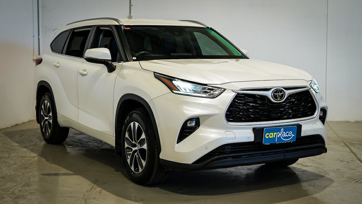 Toyota Kluger image 3