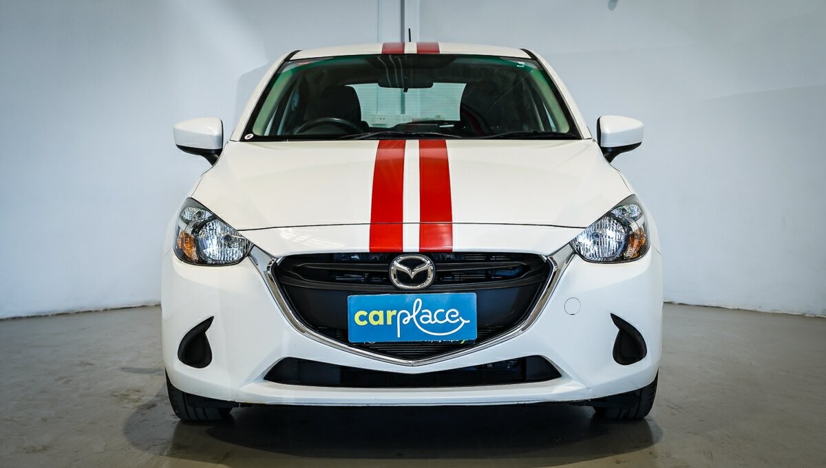 Mazda 2 image 2