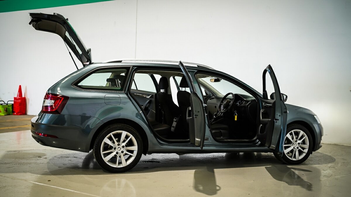 Skoda Octavia image 4