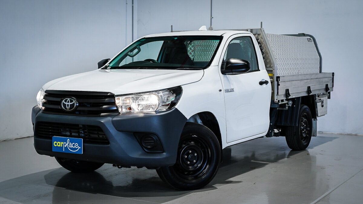 Toyota Hilux image 2