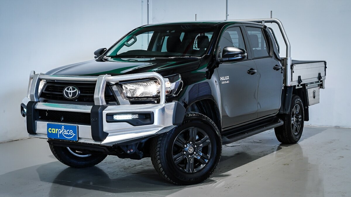 Toyota Hilux image 2