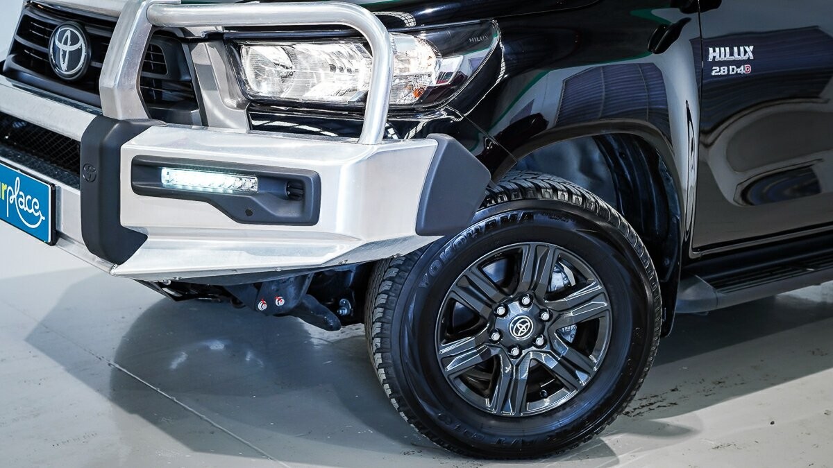 Toyota Hilux image 3