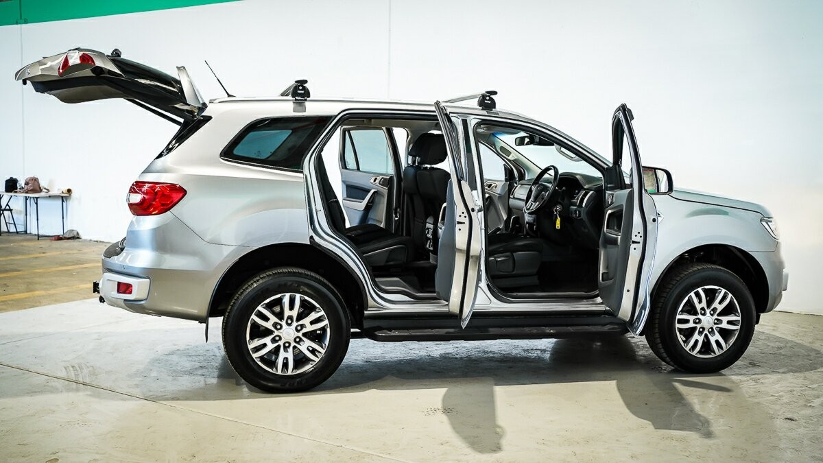 Ford Everest image 4