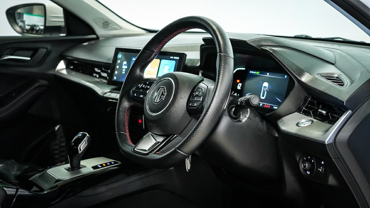 MG Mg5 image 4