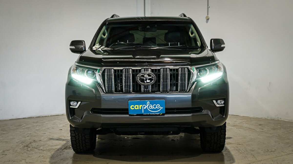Toyota Landcruiser Prado image 2